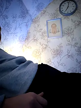 Snapshot of Teemu chatting on November 2025 05:02:02 PM Teemu online show from November 2025 05:02:02 PM