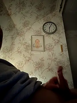 Snapshot of Teemu chatting on November 2025 04:05:01 PM Teemu online show from November 2025 04:05:01 PM