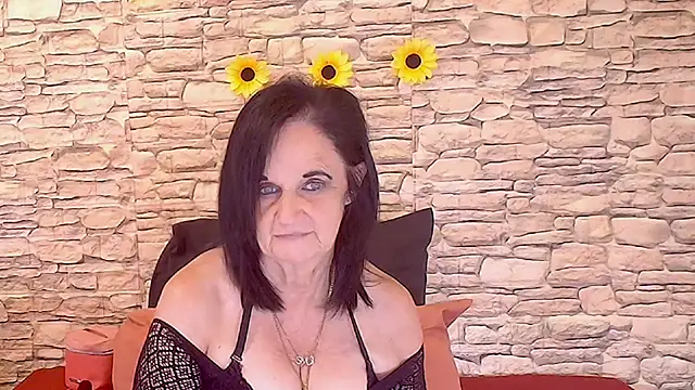 Snapshot of LuciousGrace chatting on March 2026 05:44:01 AM LuciousGrace online show from March 2026 05:44:01 AM