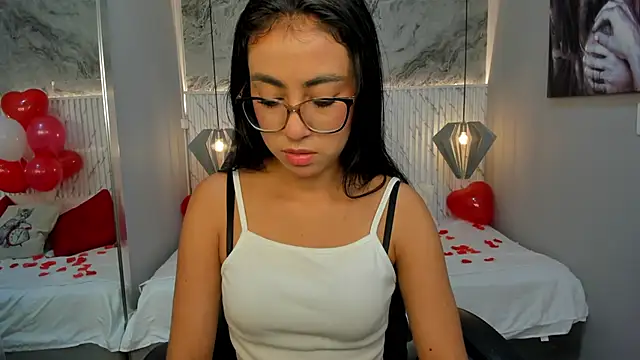 Snapshot of lucelly_15 chatting on February 2025 11:50:02 AM lucelly 15 online show from February 2025 11:50:02 AM