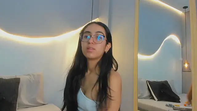 Snapshot of lucelly_15 chatting on October 2025 11:44:01 AM lucelly 15 online show from October 2025 11:44:01 AM