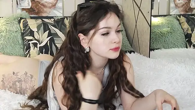 Snapshot of -Amora chatting on February 2025 05:43:01 PM -Amora online show from February 2025 05:43:01 PM