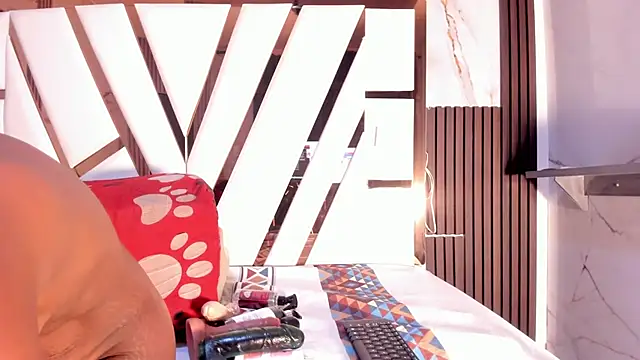 ebony valentina online show from May 2026 01:45:02 AM