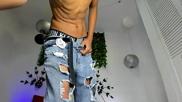 Snapshot of Calvin_Ford chatting on February 2025 01:53:02 AM Calvin Ford online show from February 2025 01:53:02 AM