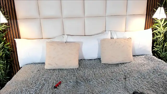 Snapshot of MelanieHillss chatting on March 2026 04:07:02 AM MelanieHillss online show from March 2026 04:07:02 AM