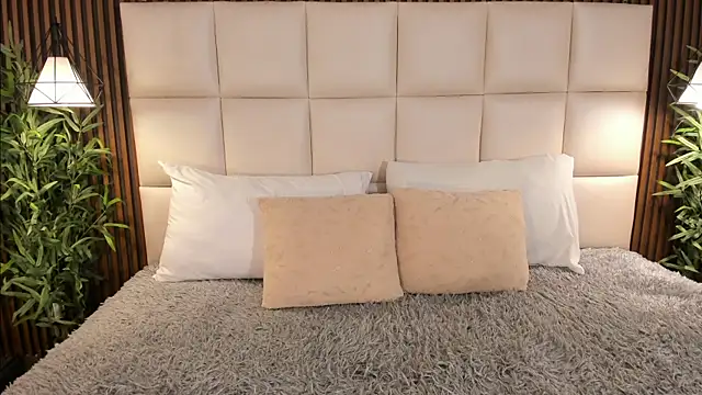 Snapshot of MelanieHillss chatting on March 2026 04:29:01 AM MelanieHillss online show from March 2026 04:29:01 AM