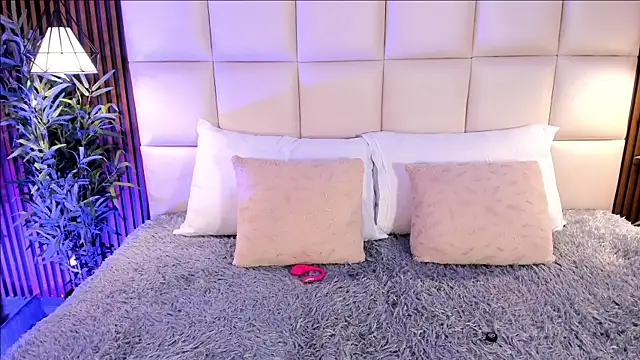 Snapshot of MelanieHillss chatting on March 2026 04:28:02 AM MelanieHillss online show from March 2026 04:28:02 AM