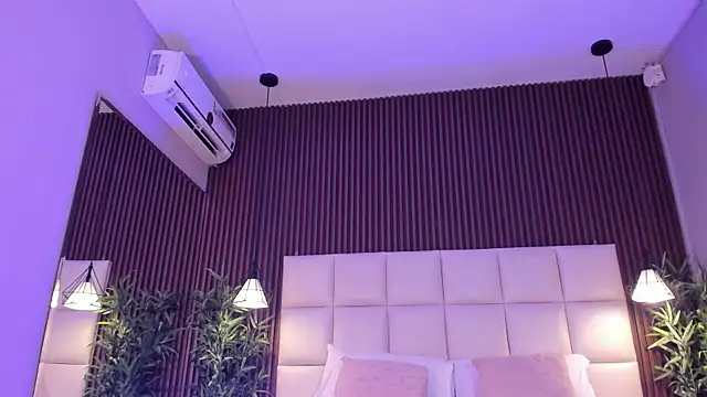 Snapshot of MelanieHillss chatting on March 2026 04:40:01 AM MelanieHillss online show from March 2026 04:40:01 AM