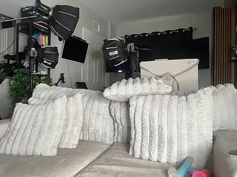 meggsworld online show from November 2025 12:51:01 PM