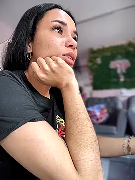 Snapshot of Naatalia chatting on December 2025 04:04:01 PM Naatalia online show from December 2025 04:04:01 PM