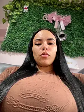 Snapshot of Naatalia chatting on February 2026 06:16:01 PM Naatalia online show from February 2026 06:16:01 PM