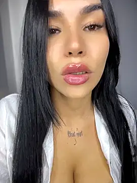 Snapshot of Naatalia chatting on April 2026 09:48:01 PM Naatalia online show from April 2026 09:48:01 PM