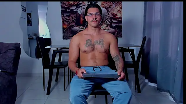 Valentino Dosantos  online show from February 2026 08:28:01 PM