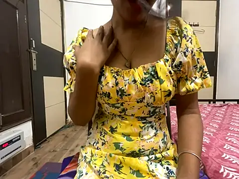 Snapshot of aliya_bhatt chatting on October 2025 03:57:02 PM aliya bhatt online show from October 2025 03:57:02 PM