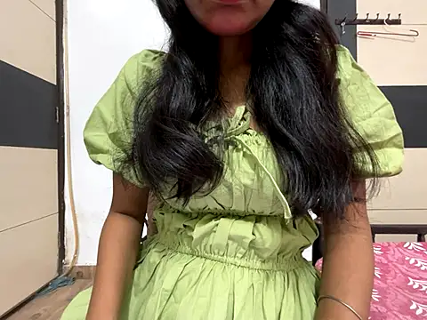 Snapshot of aliya_bhatt chatting on October 2025 04:13:01 PM aliya bhatt online show from October 2025 04:13:01 PM