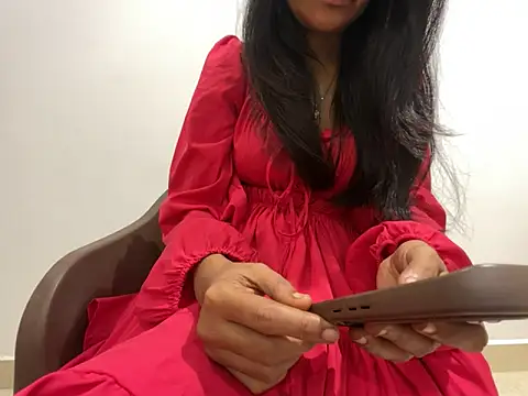 Snapshot of aliya_bhatt chatting on November 2025 04:18:02 PM aliya bhatt online show from November 2025 04:18:02 PM