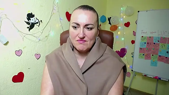 DianaMGG online show from February 2025 12:13:01 PM