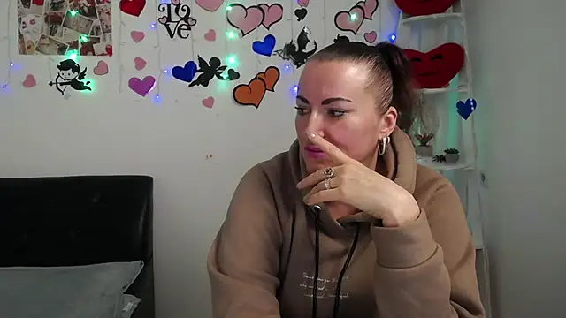 DianaMGG online show from February 2025 09:04:02 AM