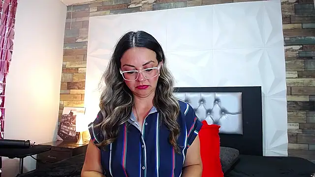 Azaahara  online show from February 2025 05:20:02 PM