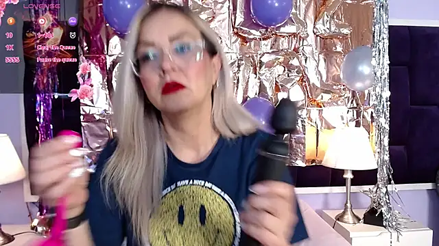 Azaahara  online show from April 2026 12:17:02 PM