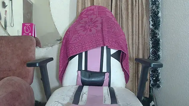 Snapshot of Meghan_sex777 chatting on April 2026 11:48:01 PM Meghan sex777 online show from April 2026 11:48:01 PM