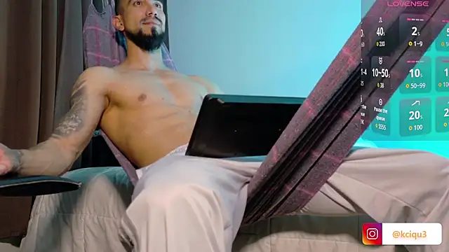 Snapshot of K_cique chatting on February 2026 11:03:01 AM K cique online show from February 2026 11:03:01 AM