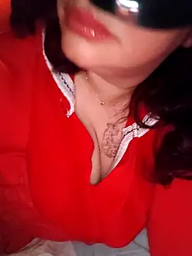 Snapshot of Loly2025 chatting on December 2025 04:18:02 AM Loly2025 online show from December 2025 04:18:02 AM