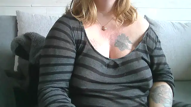 Snapshot of sizha6 chatting on October 2025 10:38:01 AM sizha6 online show from October 2025 10:38:01 AM