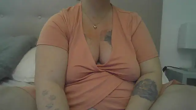 Snapshot of sizha6 chatting on November 2025 12:26:01 PM sizha6 online show from November 2025 12:26:01 PM