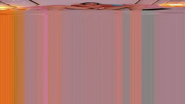 Snapshot of hillary_uckerman_ chatting on February 2025 03:06:01 PM hillary uckerman online show from February 2025 03:06:01 PM