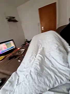 DerechteJunge online show from March 2026 10:18:01 AM