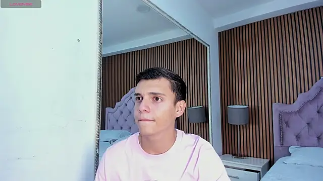 JacobRoberts1 online show from September 2025 02:29:02 PM