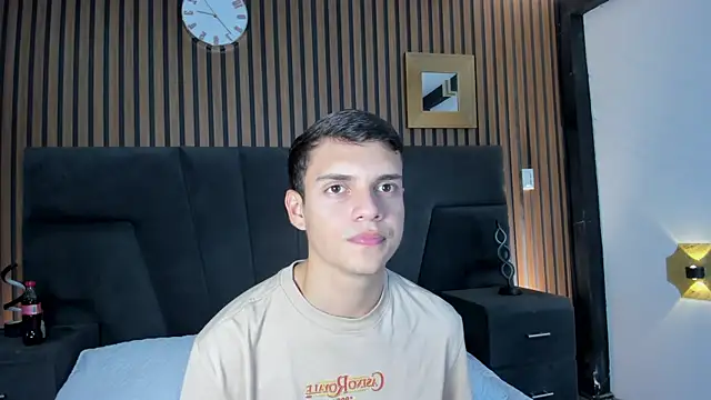 JacobRoberts1 online show from September 2025 08:32:02 PM