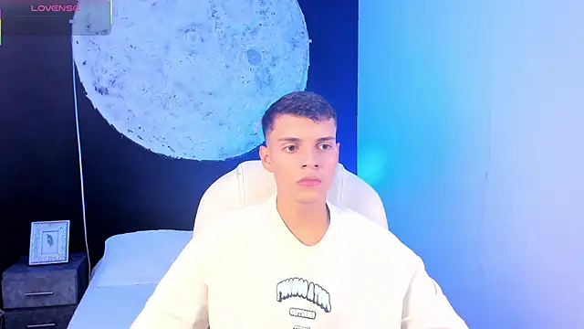 JacobRoberts1 online show from September 2025 03:27:02 PM