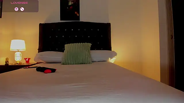 Snapshot of Skay_Hot chatting on October 2025 06:36:01 PM Skay Hot online show from October 2025 06:36:01 PM