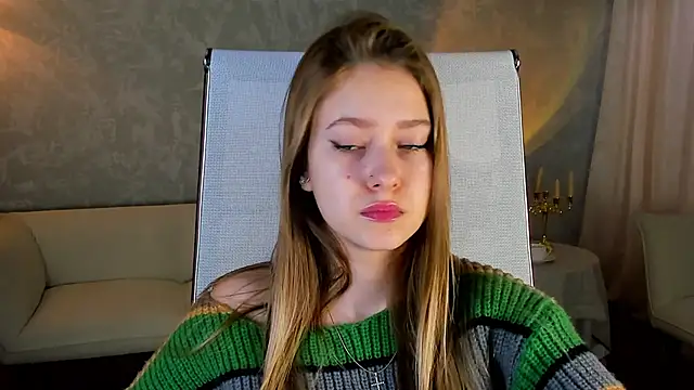 EveMundie online show from March 2025 10:06:02 AM