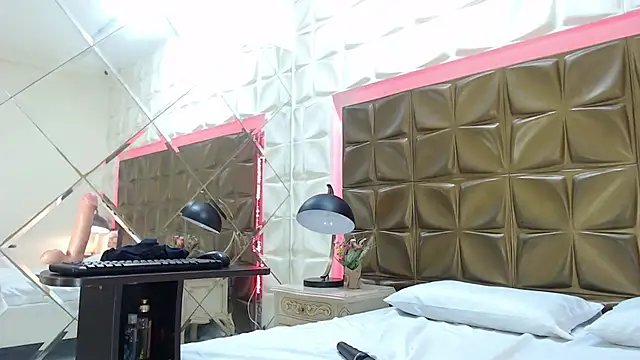 AnahisBennett online show from March 2025 02:56:01 PM