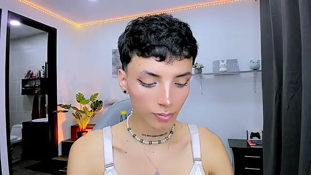 nilam valker online show from September 2025 03:41:02 AM