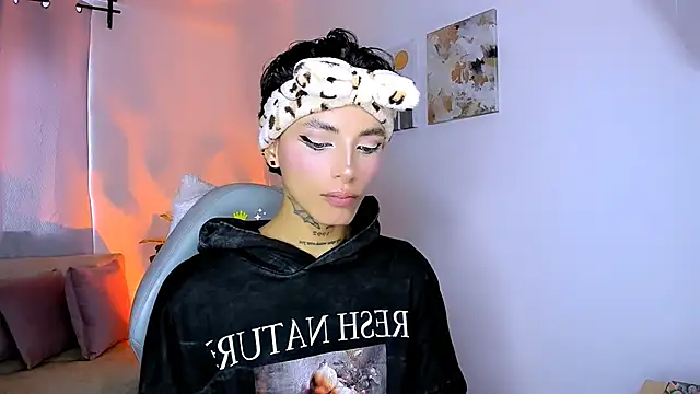 nilam valker online show from April 2026 05:49:01 PM