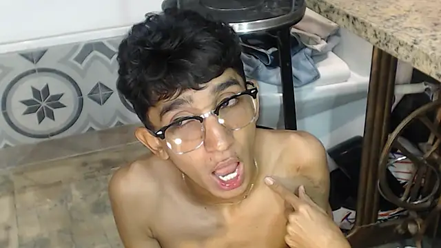 Snapshot of Martin_Linares chatting on March 2025 04:28:02 PM Martin Linares online show from March 2025 04:28:02 PM