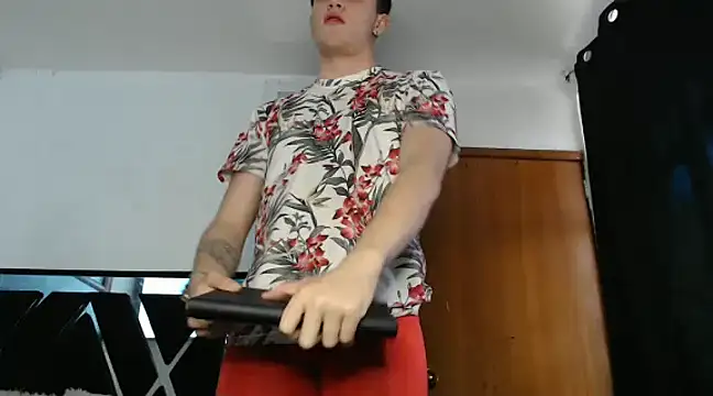 Snapshot of Smith_boy_25 chatting on February 2025 09:25:02 PM Smith boy 25 online show from February 2025 09:25:02 PM