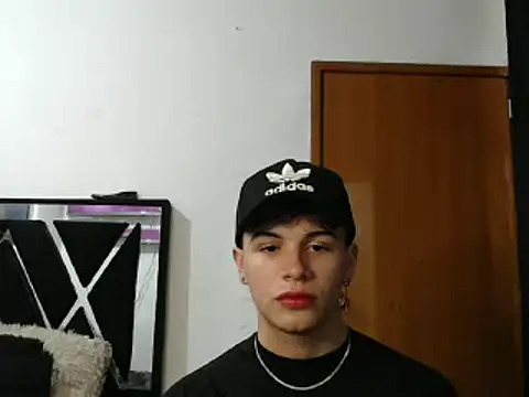 Snapshot of Smith_boy_25 chatting on March 2025 09:59:02 PM Smith boy 25 online show from March 2025 09:59:02 PM