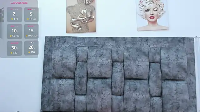 Snapshot of Chloe_diamondss chatting on March 2025 03:50:01 AM Chloe diamondss online show from March 2025 03:50:01 AM