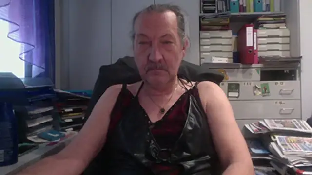 HMStraps01 online show from January 2026 11:26:02 AM