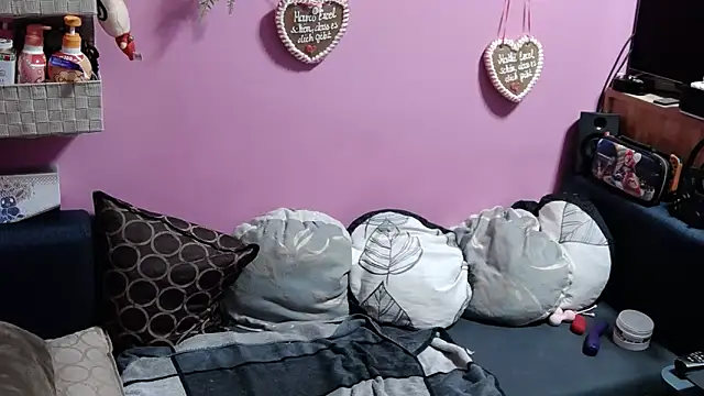 Snapshot of sexymelli18 chatting on March 2025 12:28:02 AM sexymelli18 online show from March 2025 12:28:02 AM