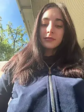 sexymelli18 online show from April 2026 07:44:01 AM