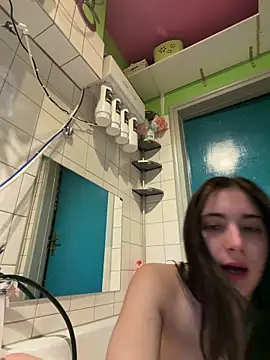sexymelli18 online show from April 2026 06:16:01 PM