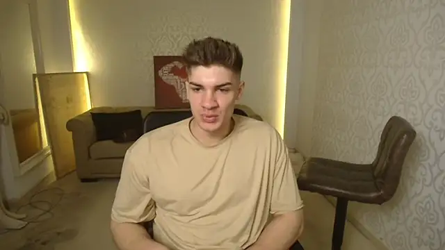 Snapshot of MaxKaiden chatting on March 2025 05:23:02 AM MaxKaiden online show from March 2025 05:23:02 AM