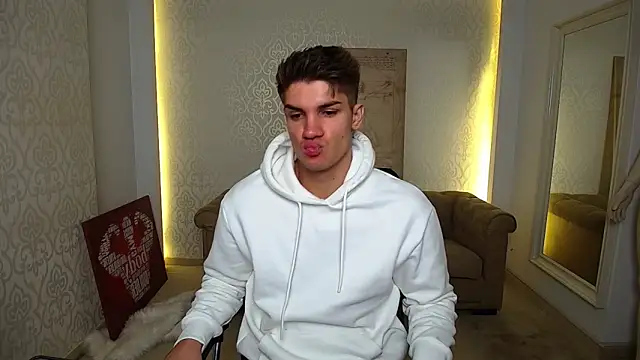 Snapshot of MaxKaiden chatting on September 2025 04:50:01 AM MaxKaiden online show from September 2025 04:50:01 AM