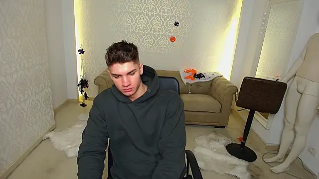 Snapshot of MaxKaiden chatting on October 2025 05:44:02 AM MaxKaiden online show from October 2025 05:44:02 AM